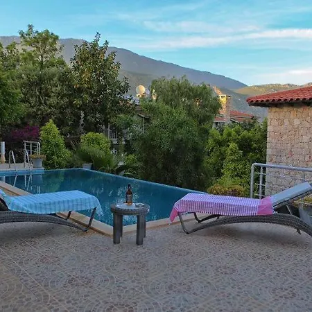 Club Merla Szálloda *