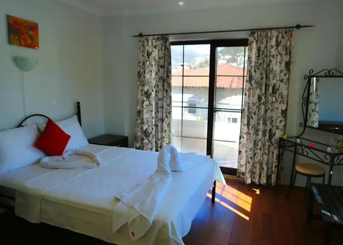 Club Merla Готель *