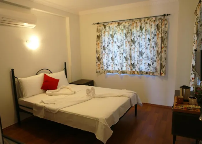 Club Merla Готель *