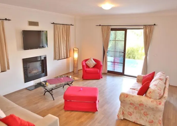 Club Merla Готель Каш